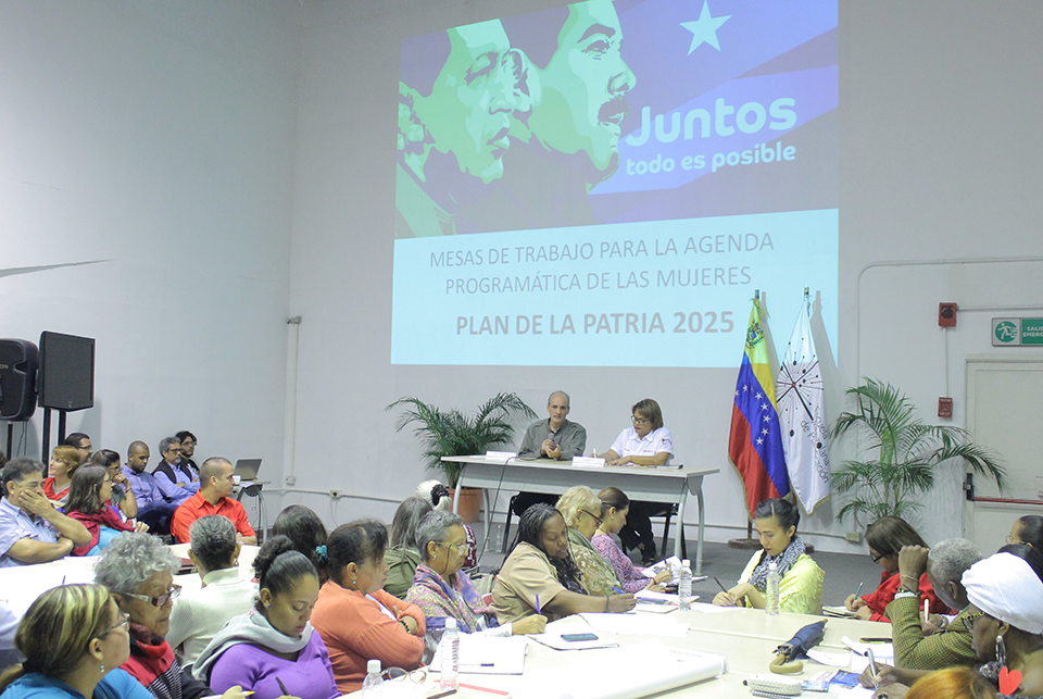 Inauguración de las mesas de trabajo del sector mujer