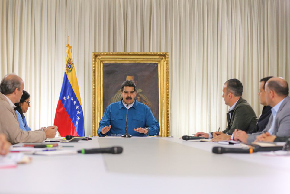 Reunión con equipo económico