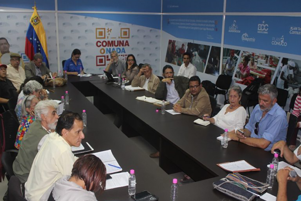 Reunión para la creación de la Universidad de las Comunas